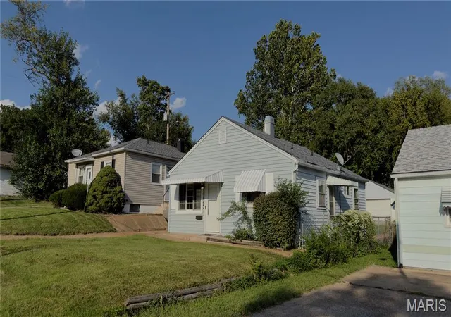 Photo 4 of Sale Pending at 1322 Kraft St, St Louis, MO 63139 | MLS# MIS26054903 | Listing updated on 2026-08-29