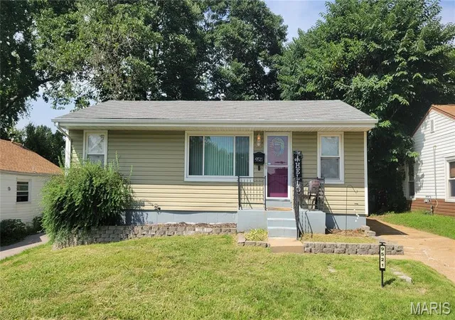 1st image of 9521 Theodosia Ave, St Louis, MO 63114 | MLS# MIS26054910
