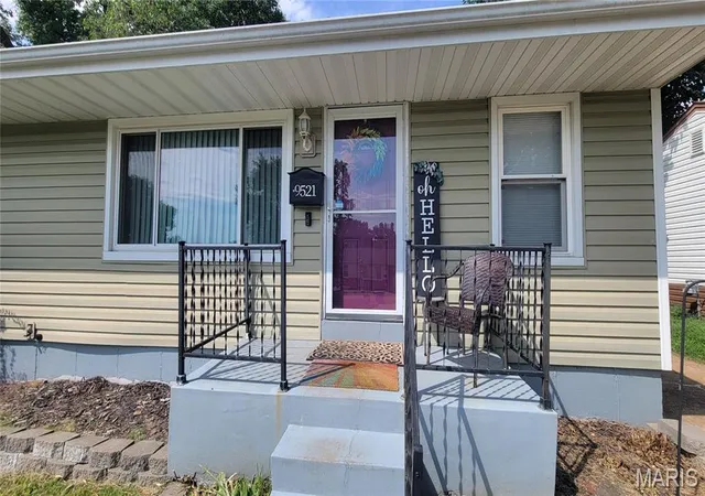 2nd image of 9521 Theodosia Ave, St Louis, MO 63114 | MLS# MIS26054910