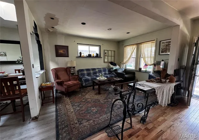 Photo 2 of Single family home for sale at 3509 Mccausland Ave, St Louis, MO 63139 | MLS# MIS26054914 | Listing updated on 2026-09-16