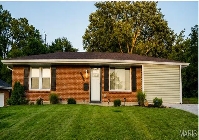 1st image of 10060 Sheldon Dr, St Louis, MO 63137 | MLS# MIS26054918