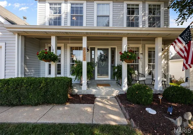 Photo 2 of Sale Pending at 831 Spring Crest Dr, Fenton, MO 63026 | MLS# MIS26054925 | Listing updated on 2026-08-31