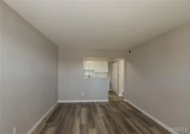 Photo 4 of Multi family home for sale at 4770 Kings Dr, St Louis, MO 63116 | MLS# MIS26054926 | Listing updated on 2026-09-02