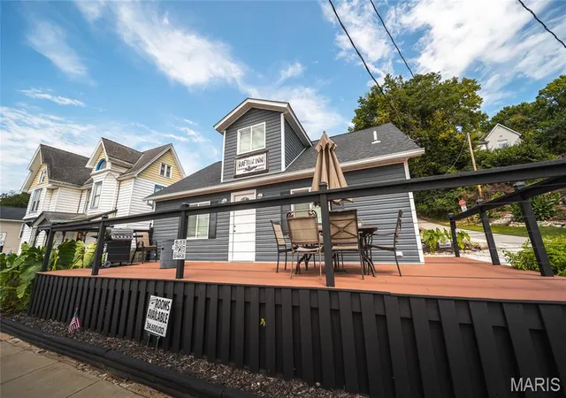 Photo 2 of Single family home for sale at 230 E Main St, Grafton, IL 62037 | MLS# MIS26054927 | Listing updated on 2026-08-31