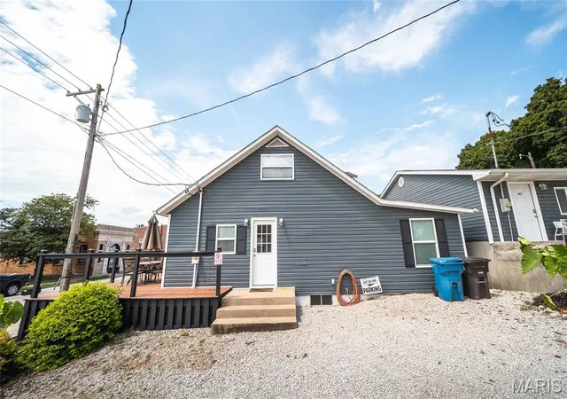Photo 4 of Single family home for sale at 230 E Main St, Grafton, IL 62037 | MLS# MIS26054927 | Listing updated on 2026-08-31