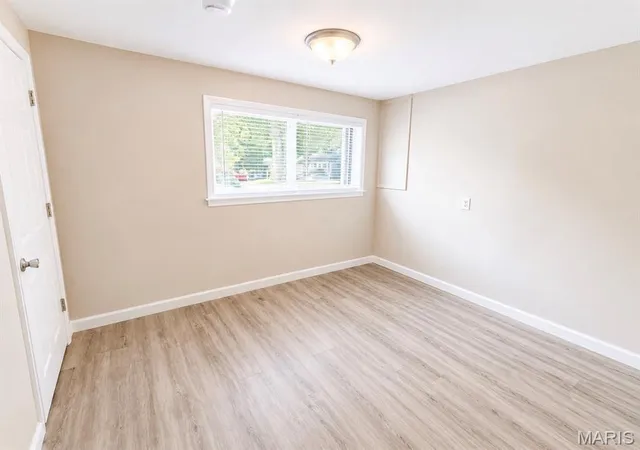 5th image of 5210 Ville Cecelia Ln, Hazelwood, MO 63042 | MLS# MIS26054932