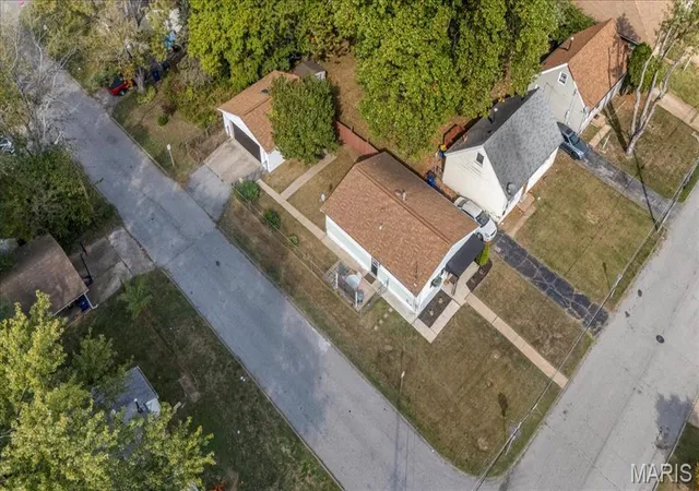 Photo 5 of Single family home for sale at 3301 Suncrest Ave, Breckenridge Hills, MO 63114 | MLS# MIS26054933 | Listing updated on 2026-08-27