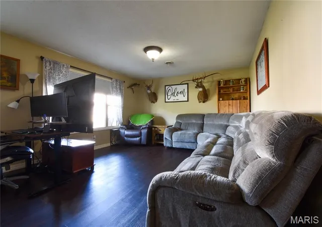 Photo 2 of Single family home for sale at 310 W Mill St, Staunton, IL 62088 | MLS# MIS26054940 | Listing updated on 2026-09-21