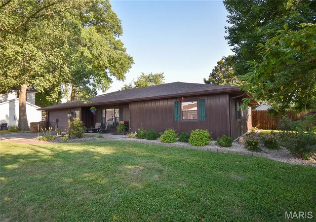 Photo 38 of Single family home for sale at 310 W Mill St, Staunton, IL 62088 | MLS# MIS26054940 | Listing updated on 2026-10-23