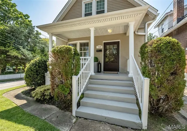 Photo 2 of Single family home for sale at 7100 Ellendale Pl, St Louis, MO 63143 | MLS# MIS26054945 | Listing updated on 2026-09-14