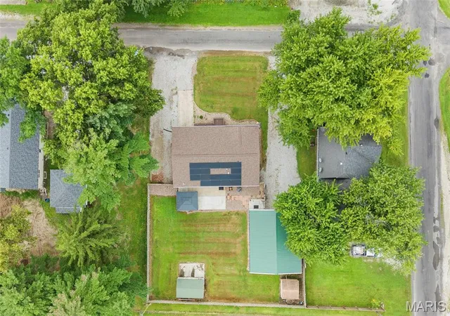 25th image of 1405 Madison St, Gillespie, IL 62033 | MLS# MIS26054951