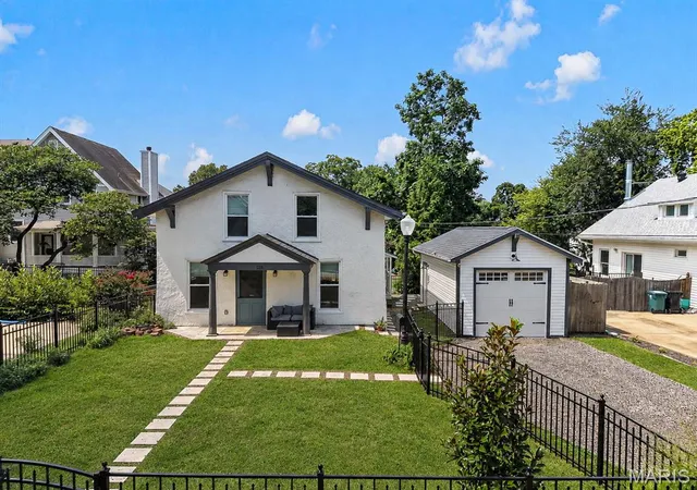 Photo 2 of Sale Pending at 115 N Van Buren Ave, Kirkwood, MO 63122 | MLS# MIS26054959 | Listing updated on 2026-08-31
