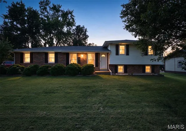 Photo 1 of Single family home for sale at 819 Krei Blvd, Farmington, MO 63640 | MLS# MIS26054965 | Listing updated on 2026-09-16