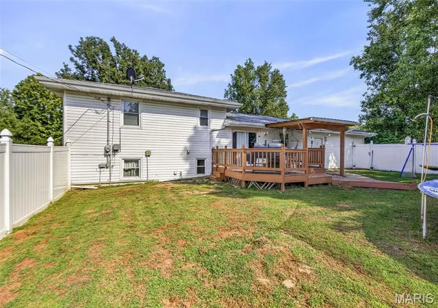 Photo 4 of Single family home for sale at 819 Krei Blvd, Farmington, MO 63640 | MLS# MIS26054965 | Listing updated on 2026-09-16