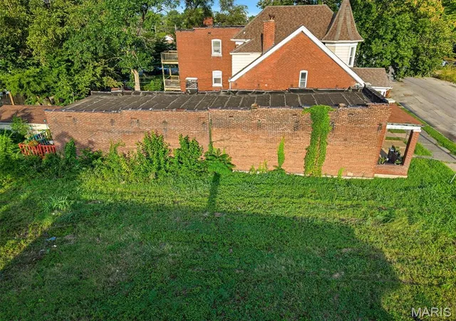 Photo 3 of Single family home for sale at 2711 Keokuk St, Saint Louis, MO 63118 | MLS# MIS26054970 | Listing updated on 2026-09-02
