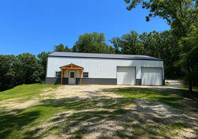 Single family home for sale at 129 Shamrock Ln, Bourbon, MO 65441 | MLS# MIS26054984