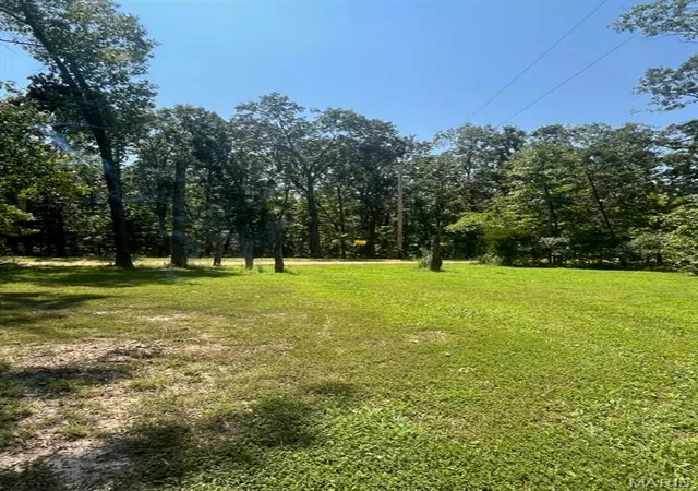Photo 2 of Single family home for sale at 129 Shamrock Ln, Bourbon, MO 65441 | MLS# MIS26054984 | Listing updated on 2026-09-16