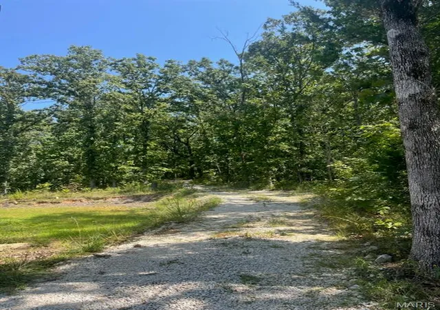 Photo 3 of Single family home for sale at 129 Shamrock Ln, Bourbon, MO 65441 | MLS# MIS26054984 | Listing updated on 2026-09-16