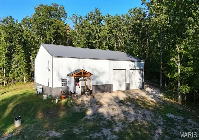 Photo 4 of Single family home for sale at 129 Shamrock Ln, Bourbon, MO 65441 | MLS# MIS26054984 | Listing updated on 2026-09-16