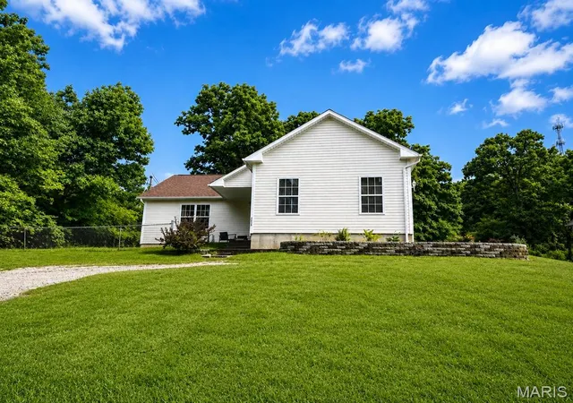 Photo 1 of Single family home for sale at 2934 Marathon Dr, De Soto, MO 63020 | MLS# MIS26054992 | Listing updated on 2026-10-01