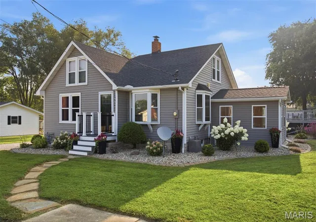 Photo 1 of Single family home for sale at 994 Main St, Pocahontas, IL 62275 | MLS# MIS26054997 | Listing updated on 2026-09-04