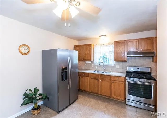Photo 4 of Sale Pending at 1812 Partridge Dr, Imperial, MO 63052 | MLS# MIS26055002 | Listing updated on 2026-09-14