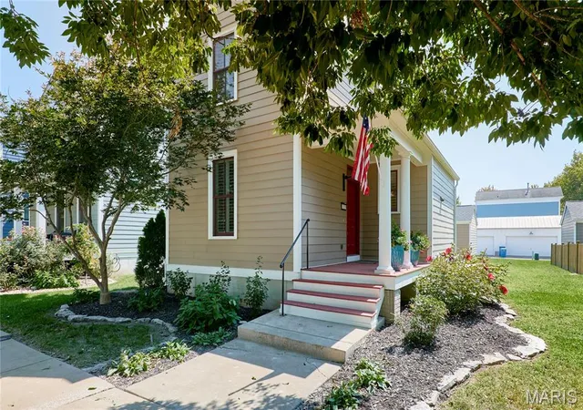 Photo 2 of Single family home for sale at 3321 Canal St, St Charles, MO 63301 | MLS# MIS26055010 | Listing updated on 2026-09-14