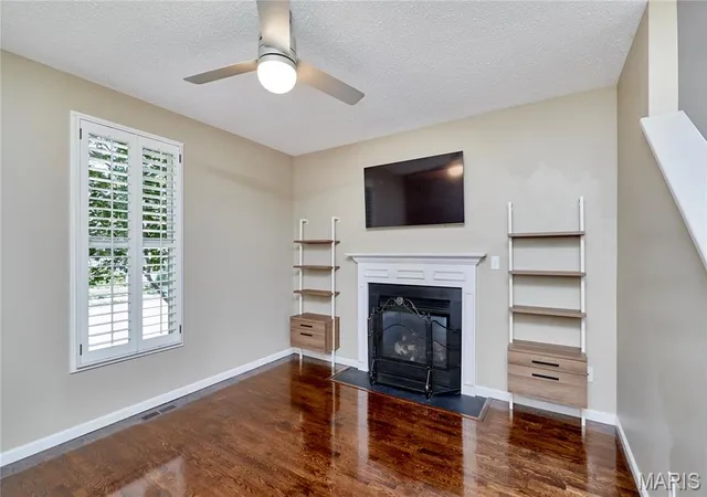 Photo 3 of Single family home for sale at 3321 Canal St, St Charles, MO 63301 | MLS# MIS26055010 | Listing updated on 2026-09-14