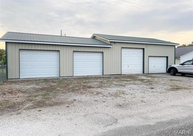 3rd image of 721 Locust St, Edgar Springs, MO 65462 | MLS# MIS26055011