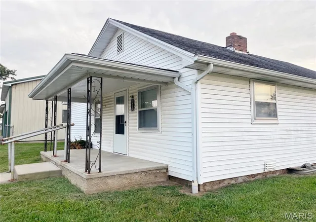 4th image of 721 Locust St, Edgar Springs, MO 65462 | MLS# MIS26055011