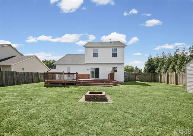 Photo 4 of Single family home for sale at 2401 Coniferous Dr, Belleville, IL 62221 | MLS# MIS26055017 | Listing updated on 2026-09-08