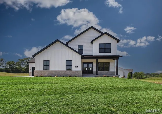 Photo 57 of Single family home for sale at 4 Schon Ct, Glen Carbon, IL 62034 | MLS# MIS26055018 | Listing updated on 2026-10-26