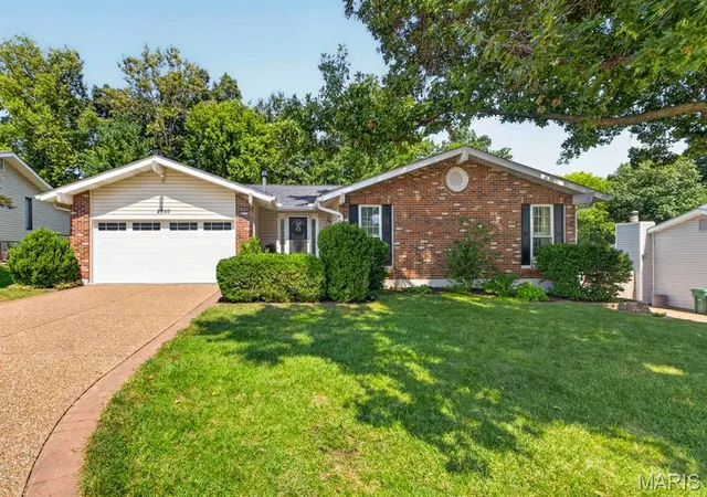Photo 1 of Sale Pending at 2550 Trenton Sta, St Charles, MO 63303 | MLS# MIS26055023 | Listing updated on 2026-09-01