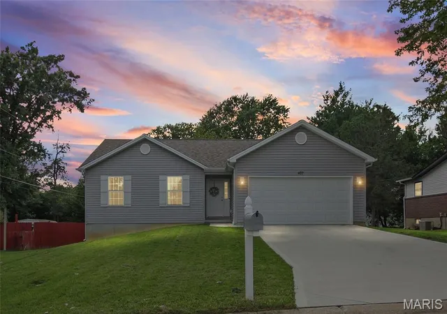 Photo 1 of Single family home for sale at 407 Warren Ave, Warrenton, MO 63383 | MLS# MIS26055029 | Listing updated on 2026-09-04