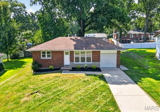 23rd image of 1329 N Evergreen Ln, Columbia, IL 62236 | MLS# MIS26055039