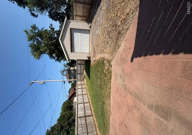3rd image of 2518 State St, Granite City, IL 62040 | MLS# MIS26055040