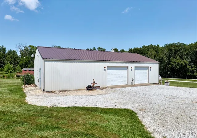 2nd image of 151 Plantation Dr, Troy, MO 63379 | MLS# MIS26055041