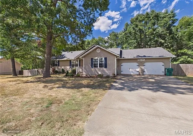 Photo 1 of Single family home for sale at 15455 Top Dr, St Robert, MO 65584 | MLS# MIS26055045 | Listing updated on 2026-09-06