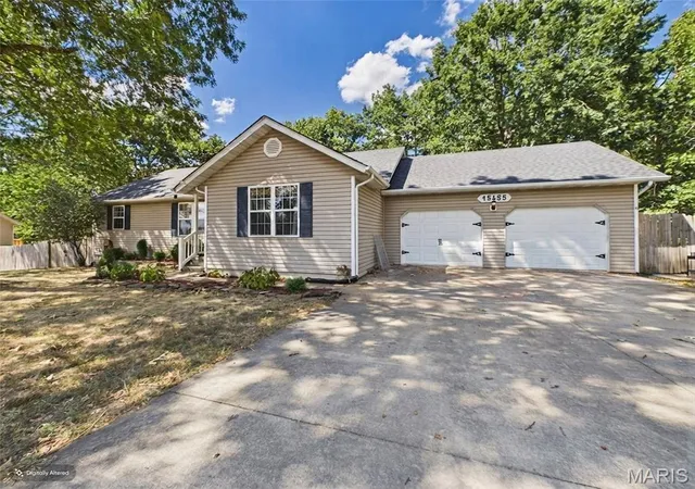 Photo 2 of Single family home for sale at 15455 Top Dr, St Robert, MO 65584 | MLS# MIS26055045 | Listing updated on 2026-09-06