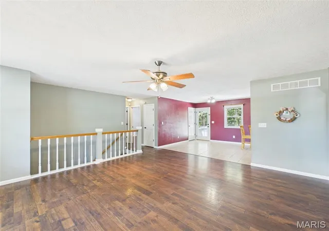 Photo 3 of Single family home for sale at 15455 Top Dr, St Robert, MO 65584 | MLS# MIS26055045 | Listing updated on 2026-09-06