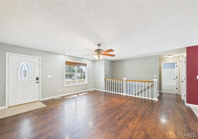 Photo 3 of Single family home for sale at 15455 Top Dr, St Robert, MO 65584 | MLS# MIS26055045 | Listing updated on 2026-09-06