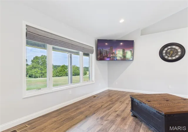 Photo 3 of Single family home for sale at 8172 Hwy 32, Ste Genevieve, MO 63670 | MLS# MIS26055046 | Listing updated on 2026-09-28