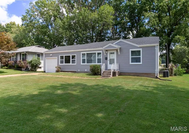 Photo 1 of Single family home for sale at 10212 Surf Dr, Bellefontaine Nghbrs, MO 63137 | MLS# MIS26055050 | Listing updated on 2026-08-29