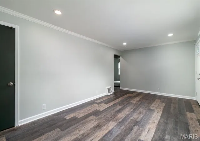 Photo 4 of Single family home for sale at 10212 Surf Dr, Bellefontaine Nghbrs, MO 63137 | MLS# MIS26055050 | Listing updated on 2026-08-29