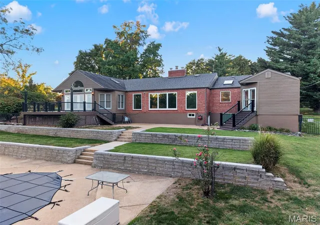 Photo 1 of Single family home for sale at 2310 N Ballas Rd, Saint Louis, MO 63131 | MLS# MIS26055054 | Listing updated on 2026-10-08