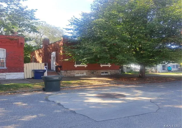 Photo 1 of Single family home for sale at 3723 Marine Ave, St Louis, MO 63118 | MLS# MIS26055057 | Listing updated on 2026-08-26