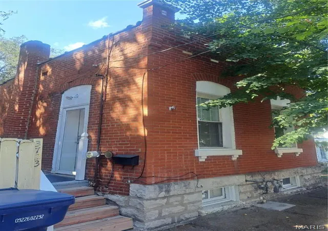 Photo 2 of Single family home for sale at 3723 Marine Ave, St Louis, MO 63118 | MLS# MIS26055057 | Listing updated on 2026-08-26