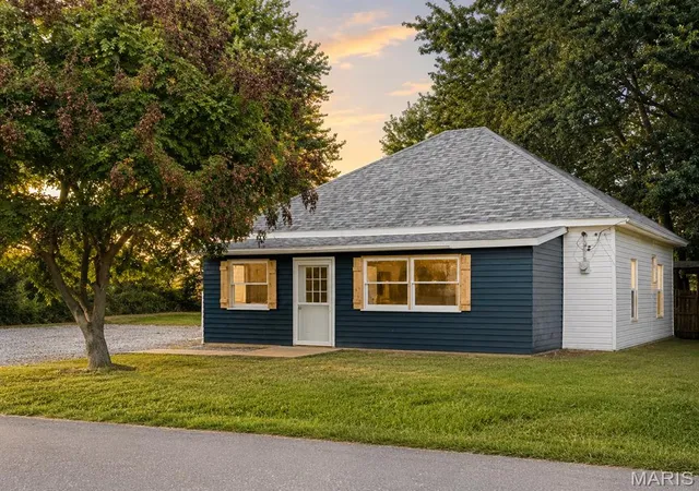 Photo 3 of Single family home for sale at 306 Southwest St, Madison, MO 65263 | MLS# MIS26055063 | Listing updated on 2026-10-08