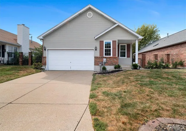 Photo 1 of Single family home for sale at 857 Du Pre Ct, Saint Peters, MO 63376 | MLS# MIS26055067 | Listing updated on 2026-09-14