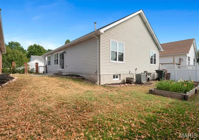 Photo 24 of Single family home for sale at 857 Du Pre Ct, Saint Peters, MO 63376 | MLS# MIS26055067 | Listing updated on 2026-09-14